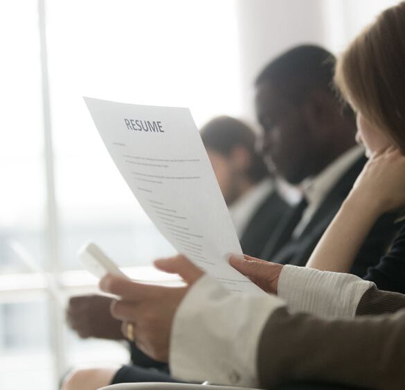 ΔΥΠΑ: Επεκτάθηκε κατά 40.000 θέσεις το πρόγραμμα κατάρτισης σε ψηφιακές και πράσινες δεξιότητες