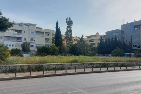 Πλειστηριασμοί: Δεύτερη ευκαιρία για το οικόπεδο-φιλέτο στην παραλιακή και το κατάστημα στη Γλυφάδα