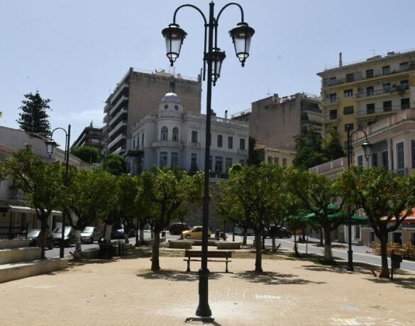 Πάτρα: Τελευταία ειδοποίηση του Δήμου στους καταστηματάρχες της Τριών Ναυάρχων- «Μετά, τα ξηλώνουμε»