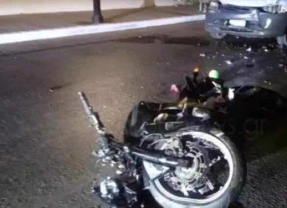 Ζαχάρω: Σφοδρή σύγκρουση δικυκλιστή με ΙΧ – Ενας τραυματίας