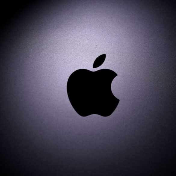 Η Apple κατηγορούμενη για φίμωση και ηλεκτρονική παρακολούθηση των εργαζομένων