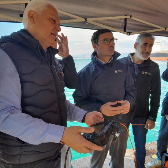 H Περιφέρεια Δυτικής Ελλάδος παρέδωσε υποβρύχιο drone στον ΟΛΠΑ