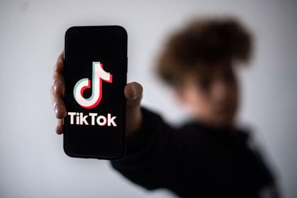 TikTok: κατηγορείται για αυτοκτονίες εφήβων απο επτά οικογένειες