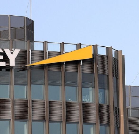 EY: Αύξηση εσόδων, κερδών και συμφωνιών το 2024 “βλέπουν” οι CEOs – Οι παράγοντες που προκαλούν ανησυχία