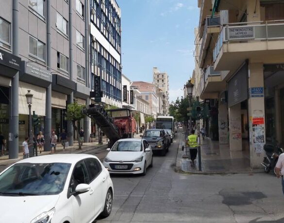 Μελάς στον Max: πεζοδρόμηση Μαιζώνος μέχρι τα Χριστούγεννα – Ξεκινούν οι εργασίες στη πλατεία Όλγας