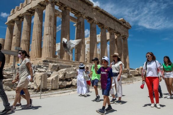 “Καυτός” Αύγουστος για τον τουρισμό της Αθήνας