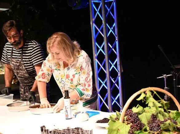 Λαμπερή τελετή λήξης για τα Οινοξένεια 2022