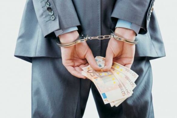 Σύλληψη αλλοδαπών που μετείχαν σε «πυραμίδα» με απάτη 28 εκ. ευρώ