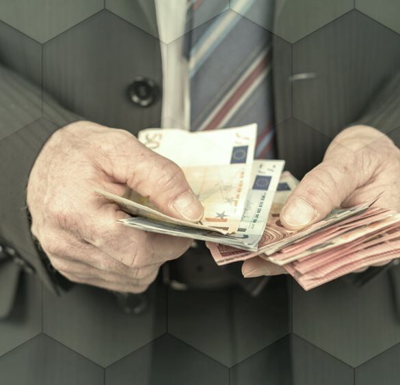 ΕΛΣΤΑΤ: Το 26,1% της χώρας σε κίνδυνο φτώχειας ή κοινωνικού αποκλεισμού το 2023, από 26,3% το 2022
