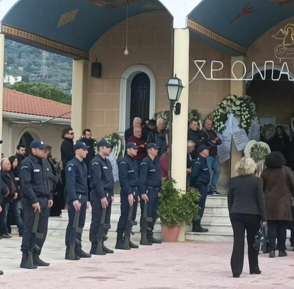 Αυτή την ώρα η εξόδιος ακολουθία του 29χρονου αστυνομικού