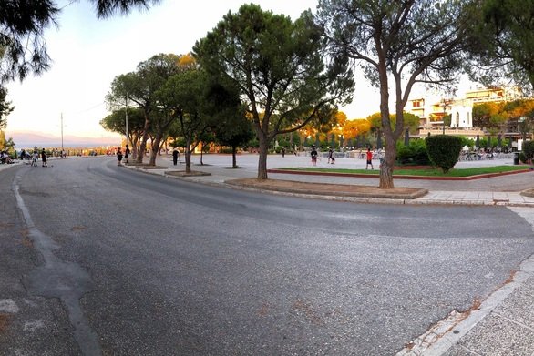 Σοκ στο Αίγιο με 23χρονη που έπεσε στο κενό – Δίνει μάχη για τη ζωή της