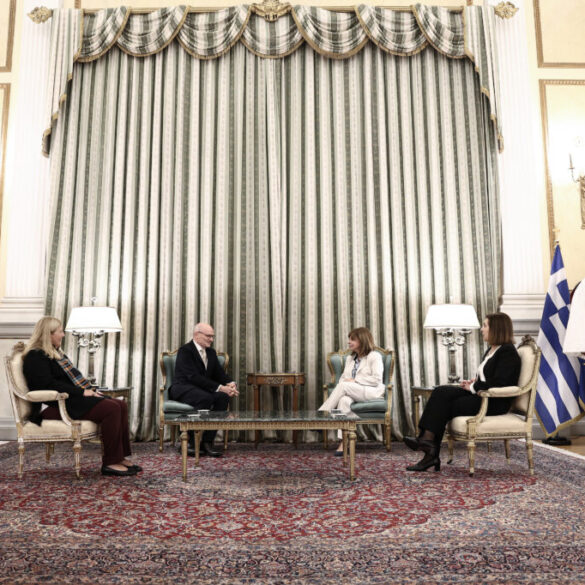 Επίδοση διαπιστευτηρίων νέων πρέσβεων στην Κατερίνα Σακελλαροπούλου