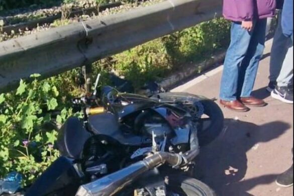 Πάτρα: Νεκρός δικυκλιστής στην Ακτή Δυμαίων – Εκσφενδονίστηκε μετά από σύγκρουση