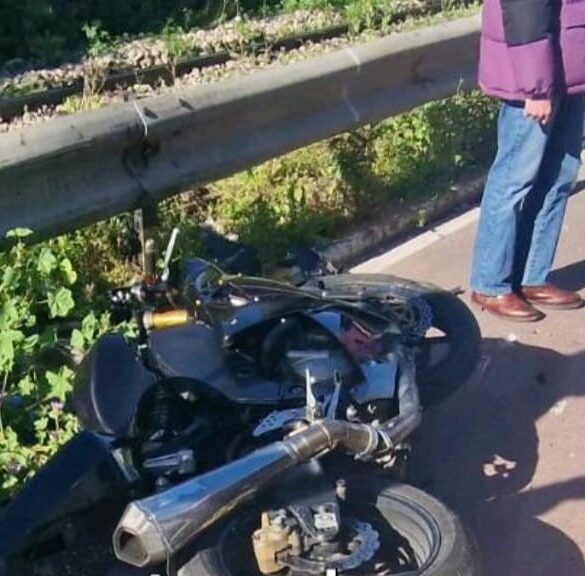 Πάτρα: Νεκρός δικυκλιστής στην Ακτή Δυμαίων – Εκσφενδονίστηκε μετά από σύγκρουση