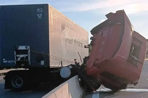 Τροχαίο με ανατροπή νταλίκας κοντά στη Βόνιτσα