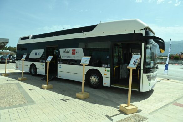 Πάτρα: Στο λιμάνι λεωφορείο που τροφοδοτείται με κυψέλες υδρογόνου