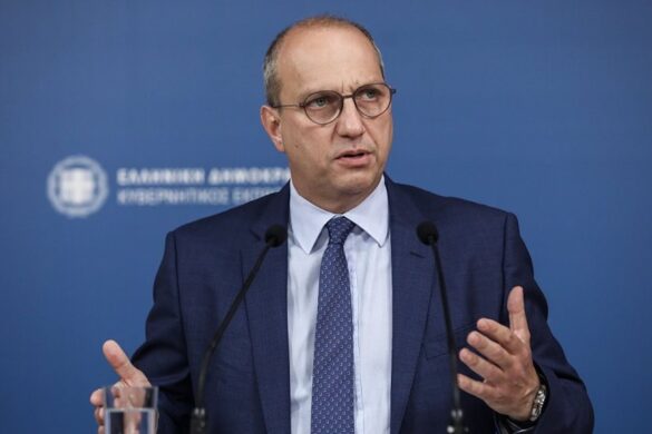 Γ. Οικονόμου: Μηδενίστηκαν οι εκκρεμείς συντάξεις και για το 2020 – Στο 95,5% το ποσοστό ολοκλήρωσης για το 2021