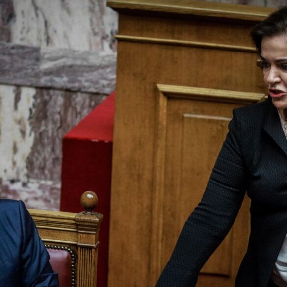 Συνάντηση Ντόρας Μπακογιάννη – Αλέξη Τσίπρα στη Βουλή για το Συμβούλιο της Ευρώπης
