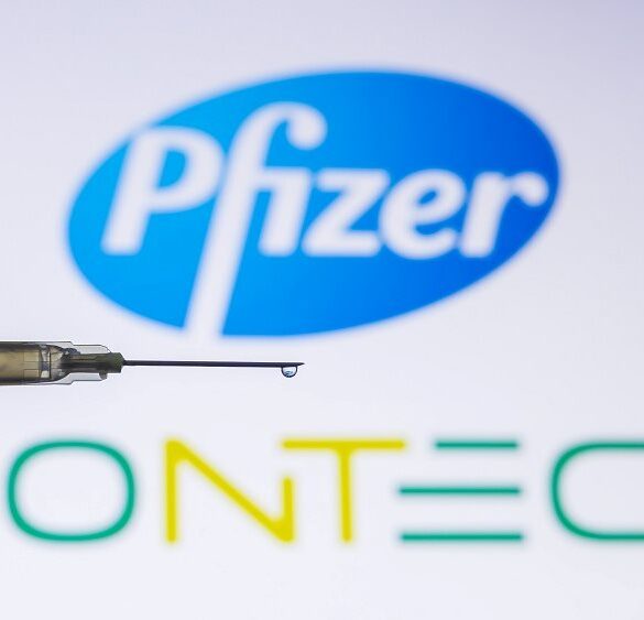 Pfizer: Το επικαιροποιημένο εμβόλιο κατά της Όμικρον αυξάνει σημαντικά τα αντισώματα έναντι των υποπαραλλαγών ΒΑ.4 και ΒΑ.5