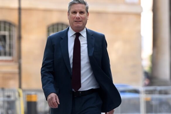 Βρετανία: Ο Κιρ Στάρμερ δεσμεύεται να αυξήσει τις αμυντικές δαπάνες στο 2,5% του ΑΕΠ