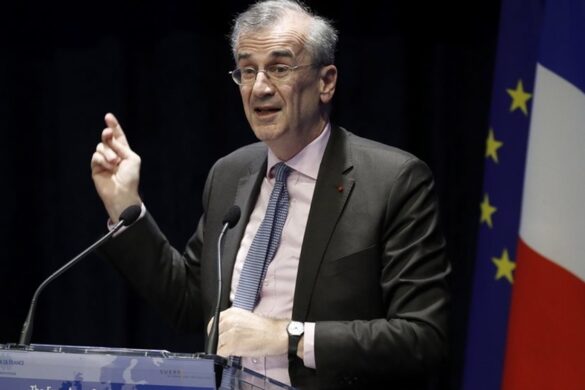 Βιλερουά: H EKT δεν πρέπει να βιαστεί αλλά ούτε να κωλυσιεργήσει με τις μειώσεις επιτοκίων