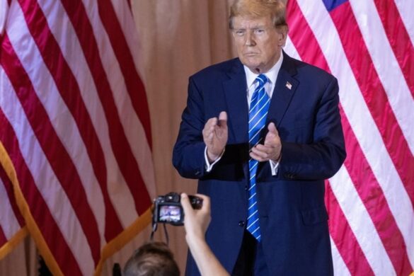 Bloomberg Intelligence: Μια εκλογική νίκη Τραμπ τον Νοέμβριο απειλή για την ανάπτυξη του τομέα πράσινης ενέργειας