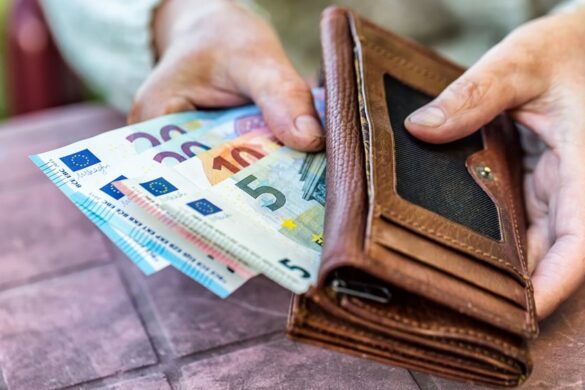 Συντάξεις Ιουνίου: Αναλυτικά οι ημερομηνίες πληρωμής ανά ταμείο