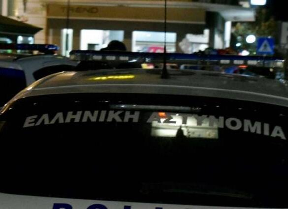 Πάτρα: Συνελήφθη πορτιέρης σε κλάμπ -Είχε στην τσέπη πιστόλι γεμάτο με σφαίρες