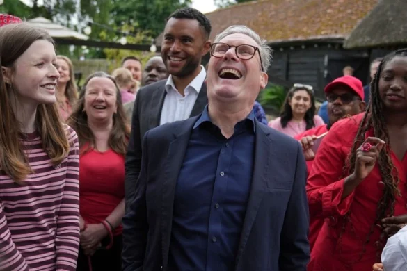 Εκλογές στη Βρετανία: Στον … Τάμεση οι Συντηρητικοί – Χαμόγελα στους Εργατικούς