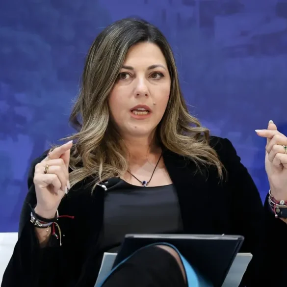 Ζαχαράκη για κοινωνική κατοικία: Στόχος η ανέγερση 2.500 κατοικιών μέσα στο 2025