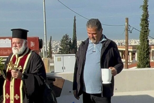 Πάτρα: Αγιασμός στο μπλόκο των αγροτών στην Περιμετρική