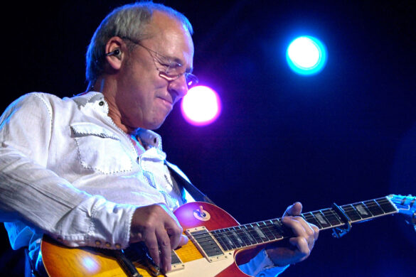 Ο frontman των Dire Straits Μαρκ Νόπφλερ πουλάει σε δημοπρασία 120 κιθάρες και ενισχυτές