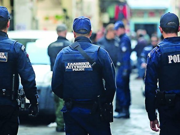 Από το ψυχιατρείο στις φυλακές Τρίπολης μεταφέρεται ο αστυνομικός της Βουλής