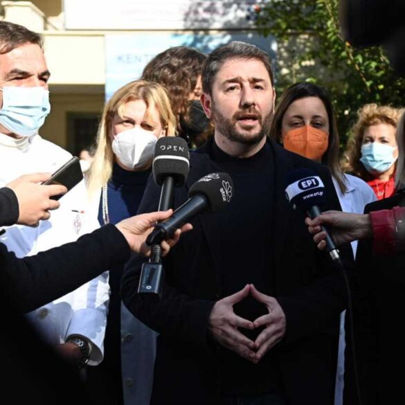 Νίκος Ανδρουλάκης από το Κέντρο Υγείας στην Αλεξάνδρας: Να γίνουν πολλά σημεία δωρεάν μοριακών και rapid test
