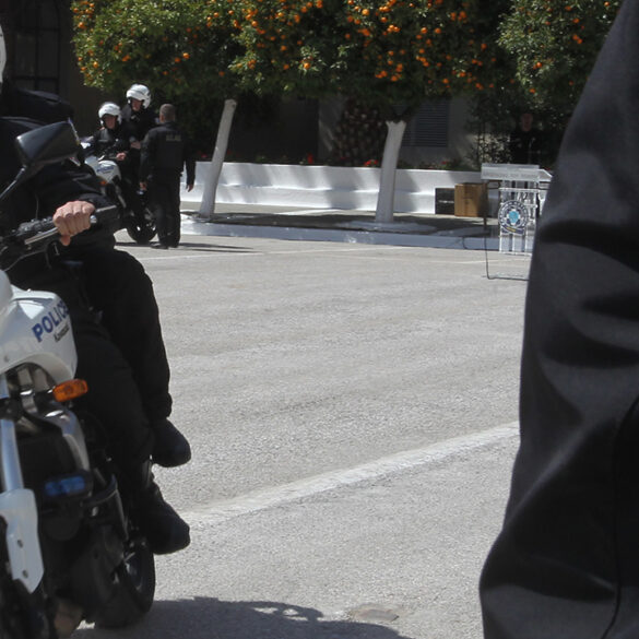 Επιχείρηση της ομάδας ΔΙΑΣ για γυναίκα που έπεσε στο μπάνιο