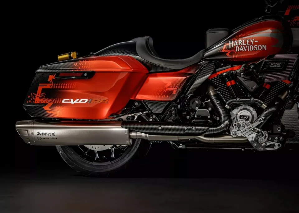 Η συλλεκτική Harley-Davidson Road Glide RR έχει κινητήρα 2.153 κυβικών 4 Harley Davidson CVO Road Glide 1 1