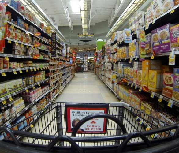 Ακρίβεια: Ποιες εταιρείες ρίχνουν 5% τις τιμές προϊόντων τους
