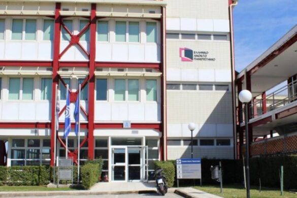 Healthcare Business Awards 2023, απονομή GOLD βραβείου με συμμετοχή Καθηγητών της ΣΘΕΤ του ΕΑΠ