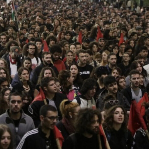 Μαζική πορεία για τα 50 χρόνια από την εξέγερση του Πολυτεχνείου