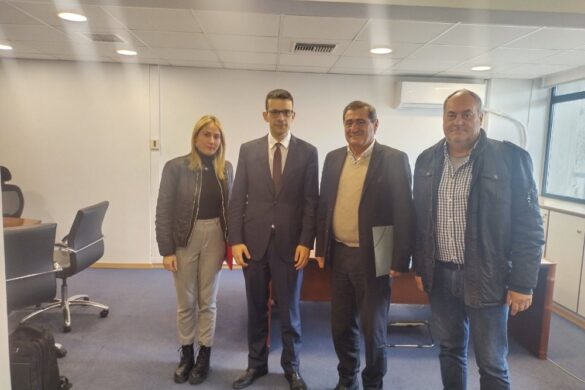 Συνάντηση του δημάρχου Πατρέων και εκπροσώπων του εργατικού κέντρου με τον Γ.Γ. Του υπουργείου κοινωνικής συνοχής και οικογένειας για τα προνοιακά ιδρύματα.