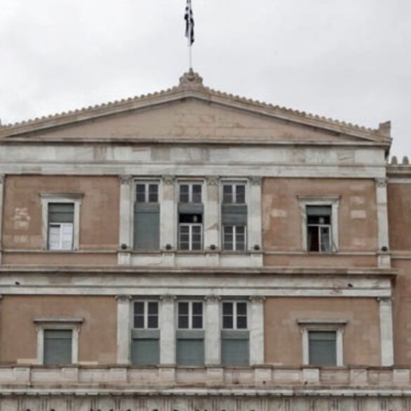 Στην Βουλή τις επόμενες ώρες το φορολογικό νομοσχέδιο