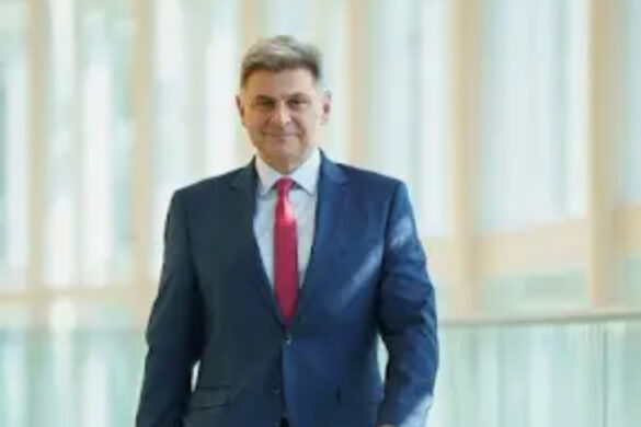 Φαραντούρης: Ερώτηση στην Κομισιόν για τη διαφάνεια στη χρηματοδότηση πολιτικών κομμάτων