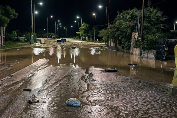 Έκλεισαν οι σιδηροδρομικές γραμμές στο ύψος των Τεμπών από την κακοκαιρία
