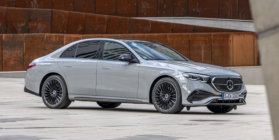 Η Mercedes αλλάζει στρατηγική για τα ηλεκτρικά της μοντέλα 2 Mercedes E Class1