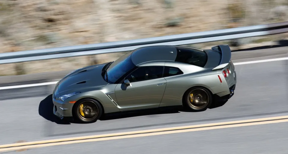 Το Nissan GT-R αποχαιρετά οριστικά την παραγωγή. 2 NISSAN GT R