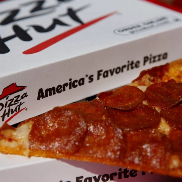 «Βόμβα» στην ελληνική αγορά: Αποχωρεί η Pizza hut – Κλείνουν και τα 16 καταστήματα