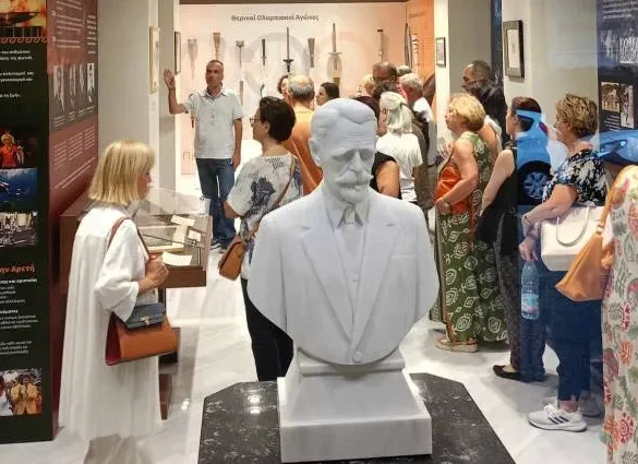 Έκθεση Ολυμπιακής Λαμπαδηδρομίας του σπιράλ: Πλήθος επισκεπτών στην «Οικία Παλαμά»