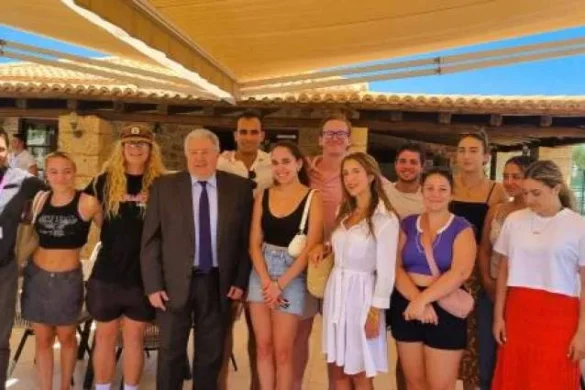 Πάτρα: Επίσκεψη του Γ.Γ. Απόδημου Ελληνισμού στο Θερινό Σχολείο του ΕΑΠ