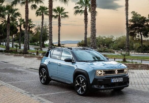 Το Renault 4 E-Tech electric επέστρεψε