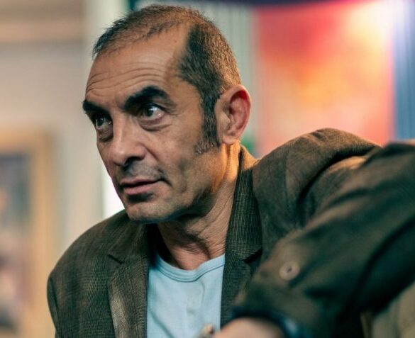 Αλέκος Συσσοβίτης: “Έκλεισα την τηλεόραση και αγόρασα 300 βιβλία”